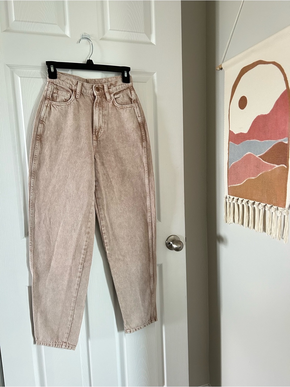 Arizona Jean Company High-Rise Jeans in Faded Beige